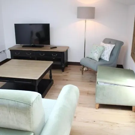 Apartment Rochefort, 3 Pieces, 6 Personnes - Fr-1-246b-10